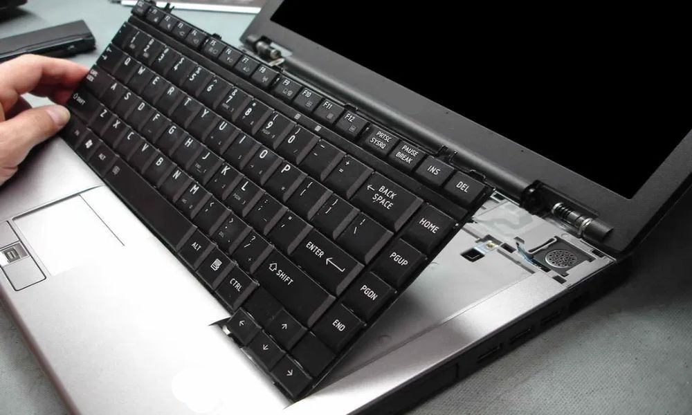 Laptop Klavye Değişimi Laptop Klavye Değişimi